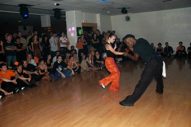 min 2005 10 31 agora 274